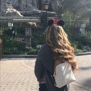 Meet your Posher, Odette